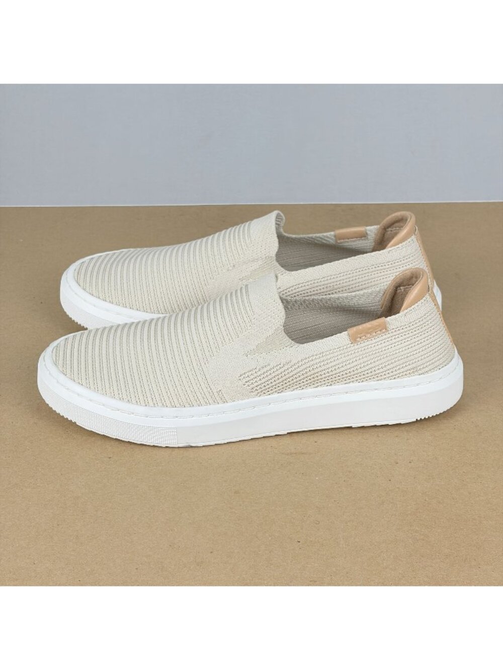 UGG Alameda Sammy Casual Slip On Shoes Womens 7.5 Cream Beige Tan Comfort